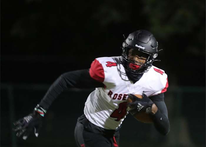 Roseville running back Amare Snowden runs the ball against Eastpointe on Friday, October 9, 2020.